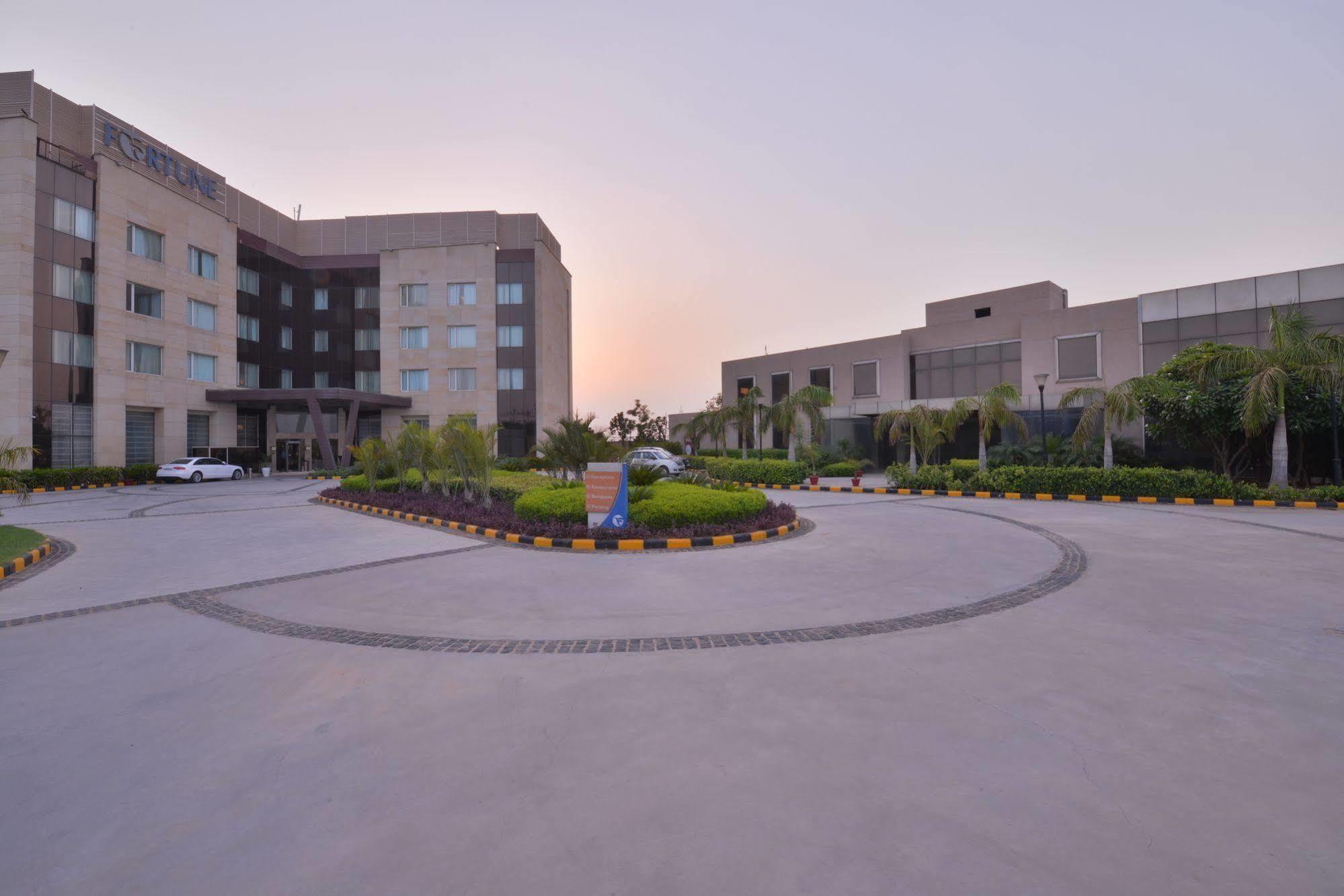 Fortune Park Orange, Sidhrawali, Gurugram - Member Itc Hotels' Group Bhiwadi Eksteriør bilde